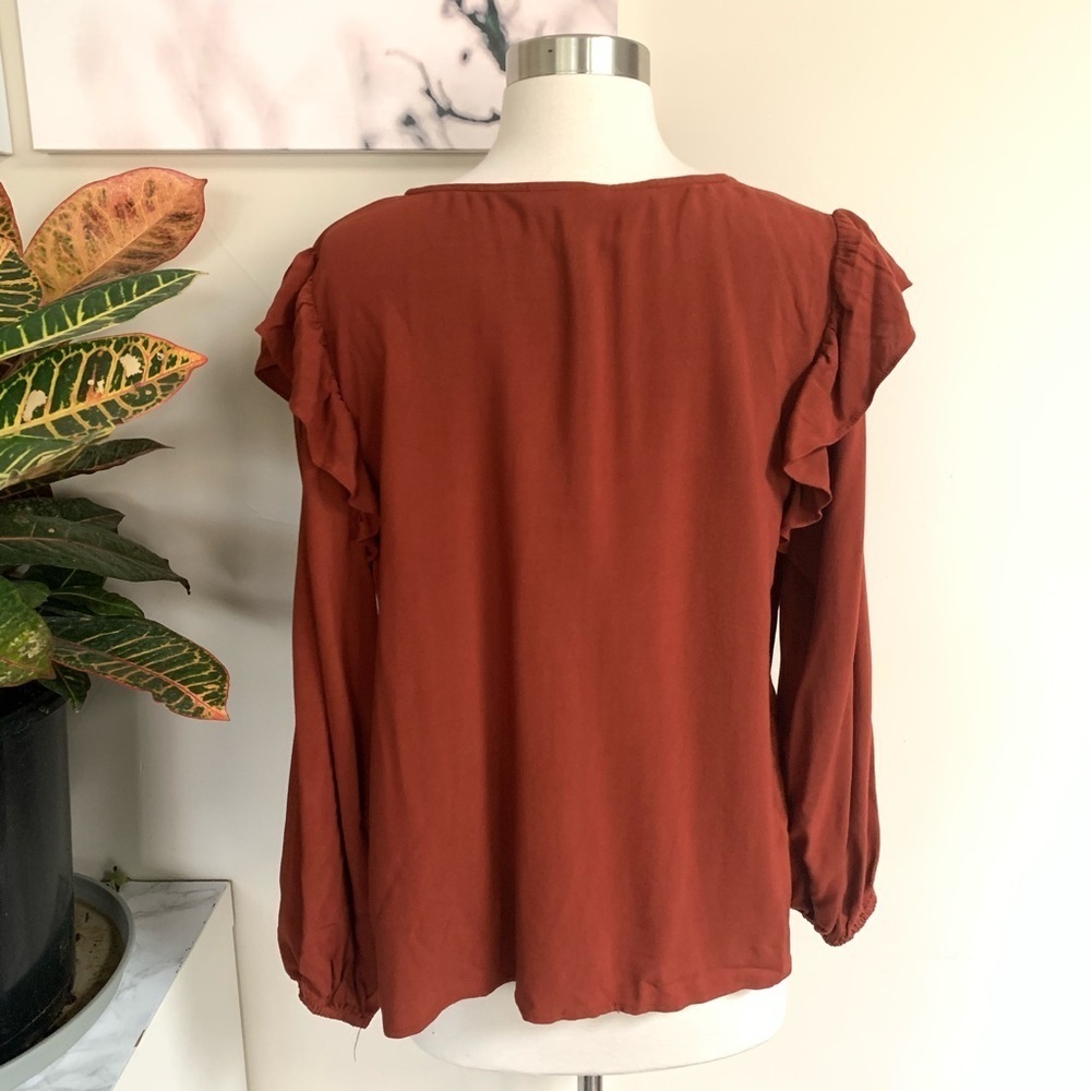 Universal Threads Rust Ruffle Sleeves Blouse. M - Picture 2 of 5